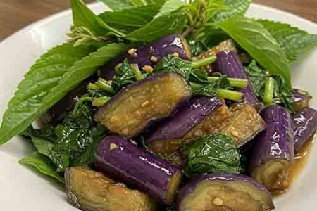 Cách làm cà tím xào lá lốt tía tô món chay thanh đạm