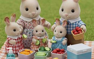 Cách phòng tránh ngộ độc thực phẩm khi đi du lịch lễ